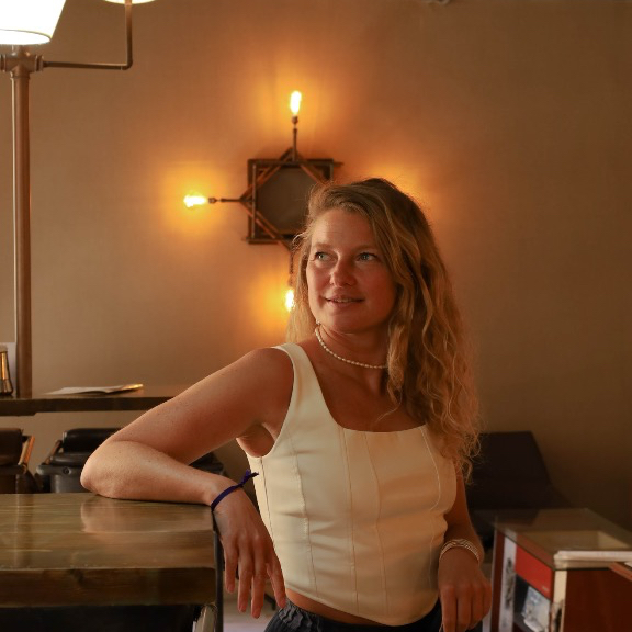 Виктория Искусствовед и архитектор, влюбленная в прогулки