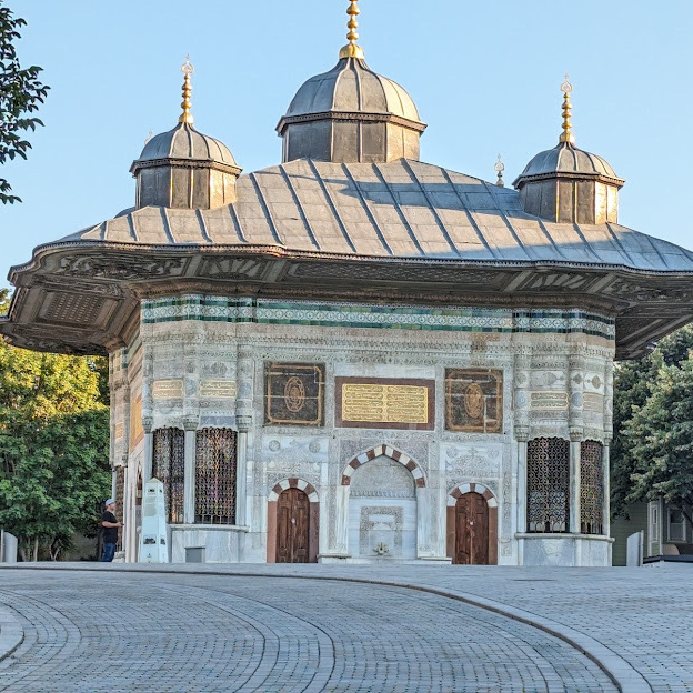 Джесим Гид в Стамбуле