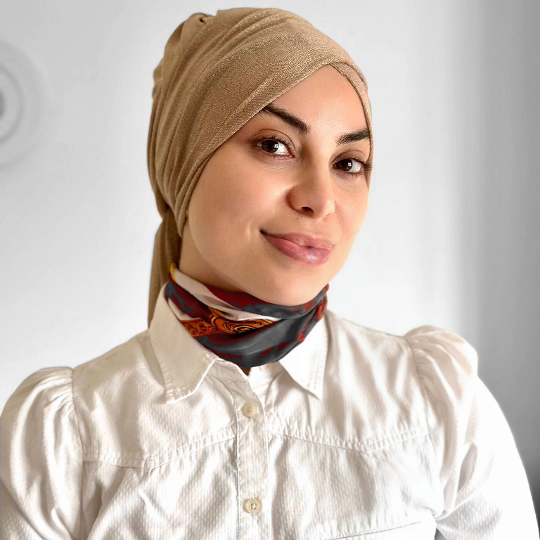 Эльмира Гид в Манаме