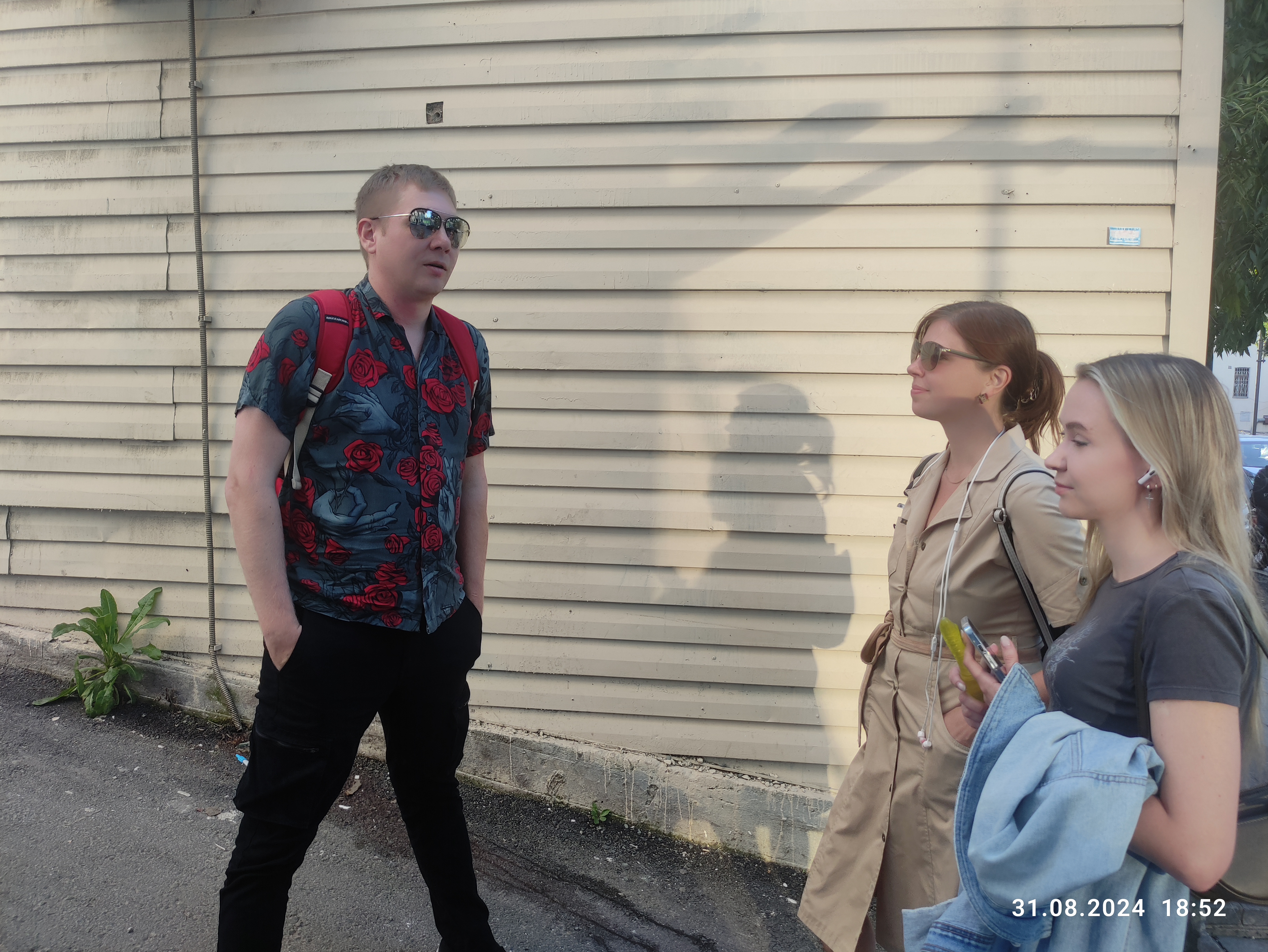 «Лирика в бутылке» — атмосферный бар-маршрут с аудиоспектаклем (18+)