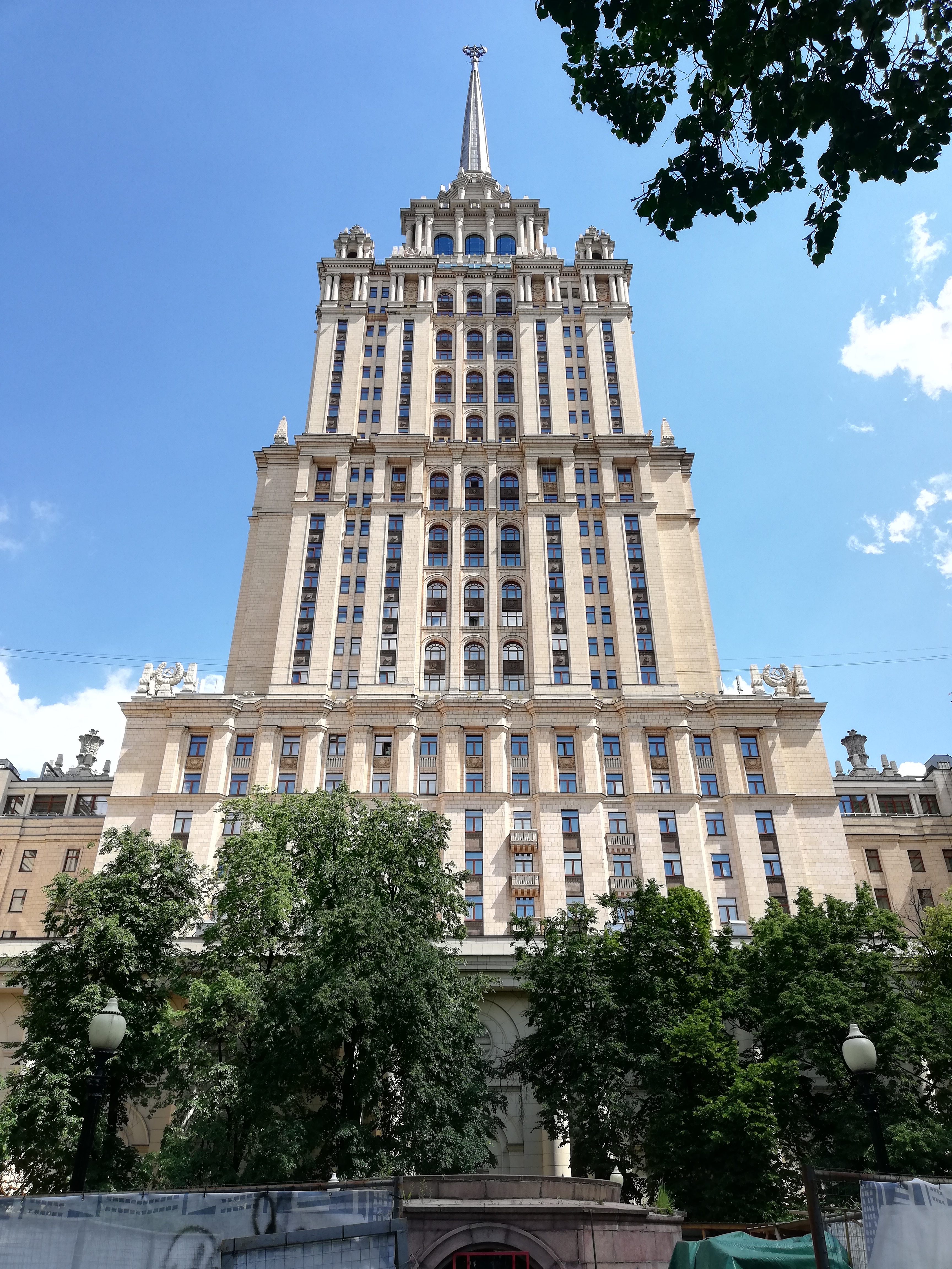 Обзорная экскурсия по Москве + Романов двор