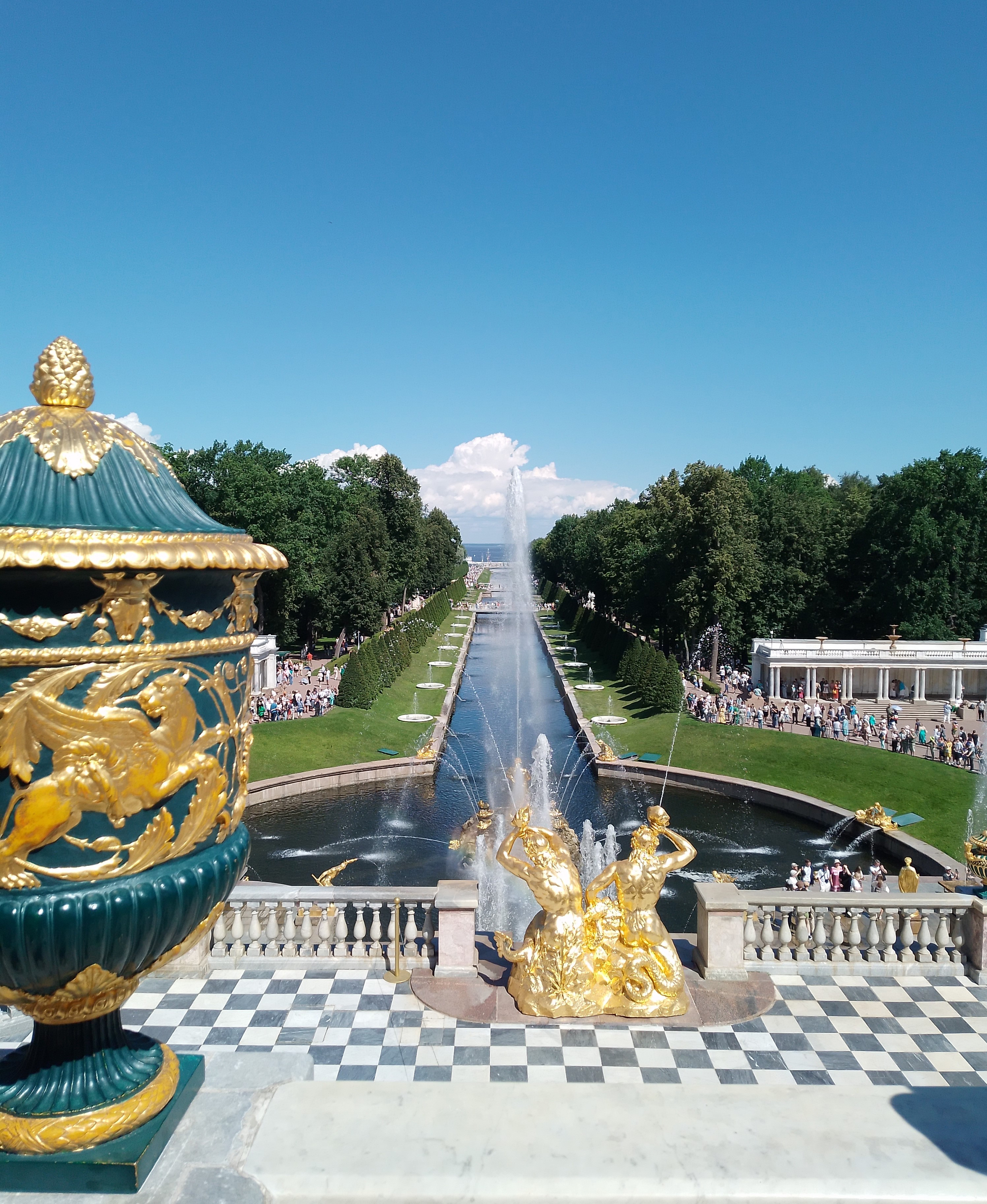 Петергоф: фонтаны и дворцы Нижнего парка