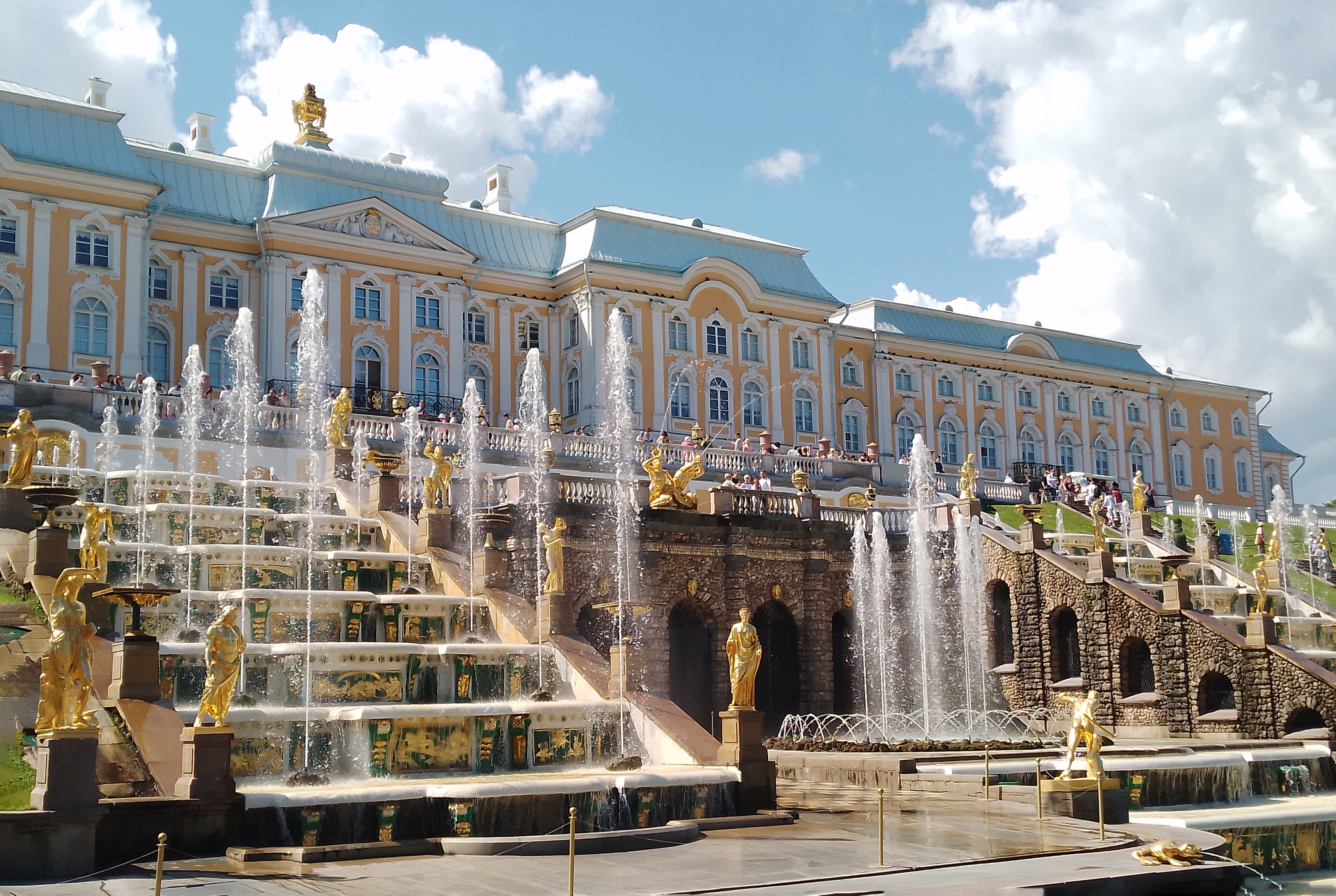 Петергоф: фонтаны и дворцы Нижнего парка
