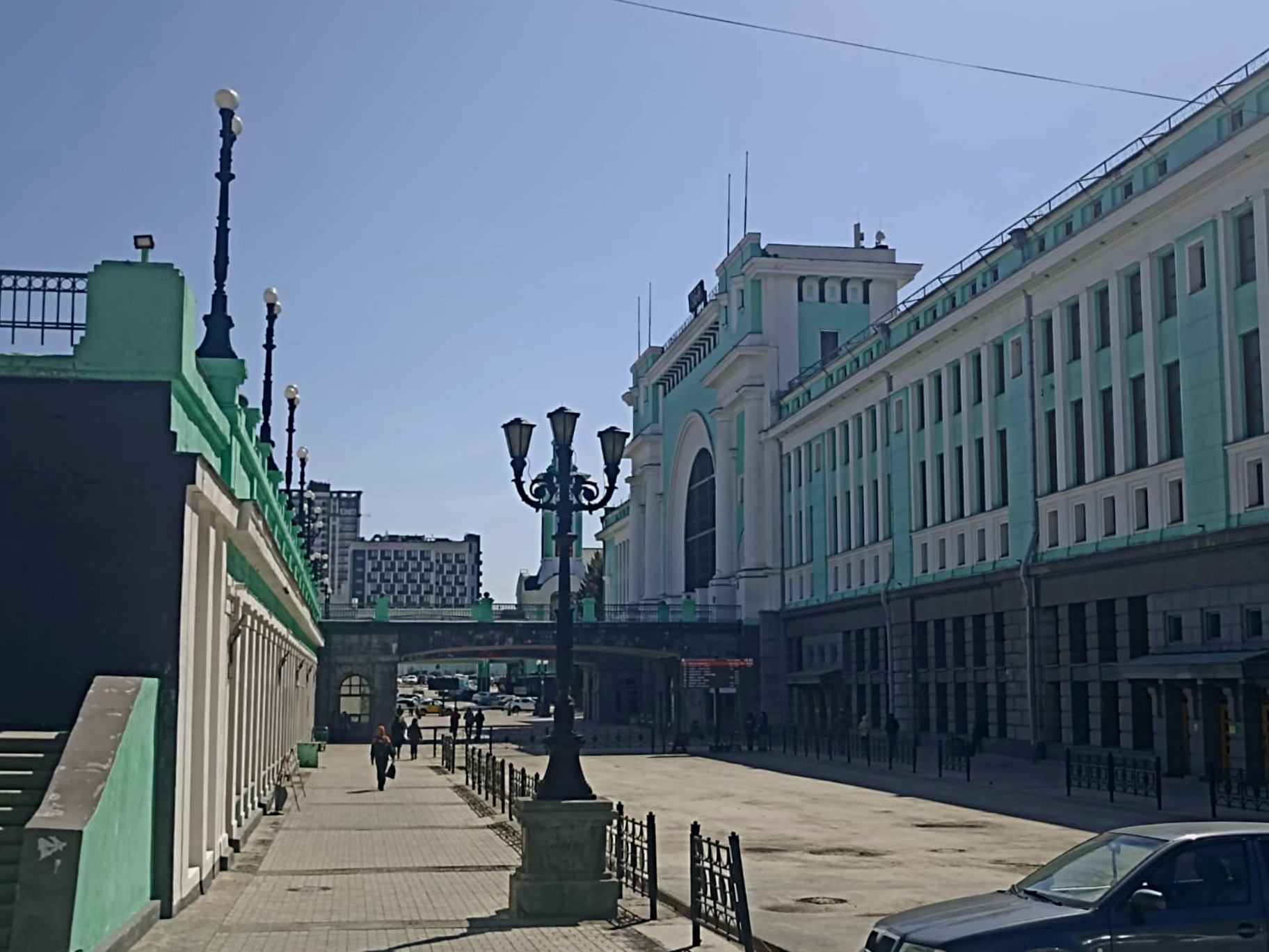 Прогулка по Новосибирску - от шумного перрона к тихому центру
