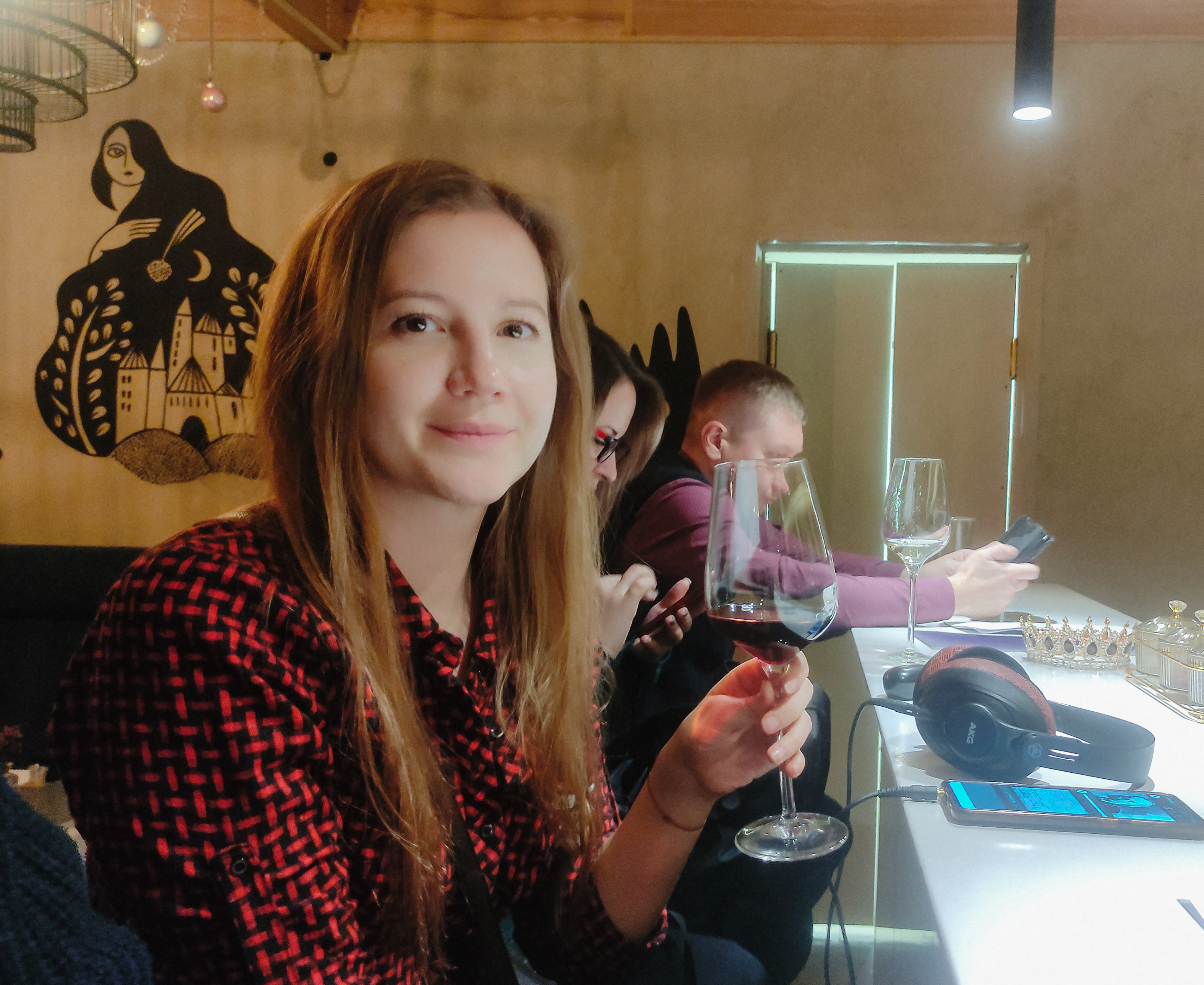 «Лирика в бутылке» — атмосферный бар-маршрут с аудиоспектаклем (18+)