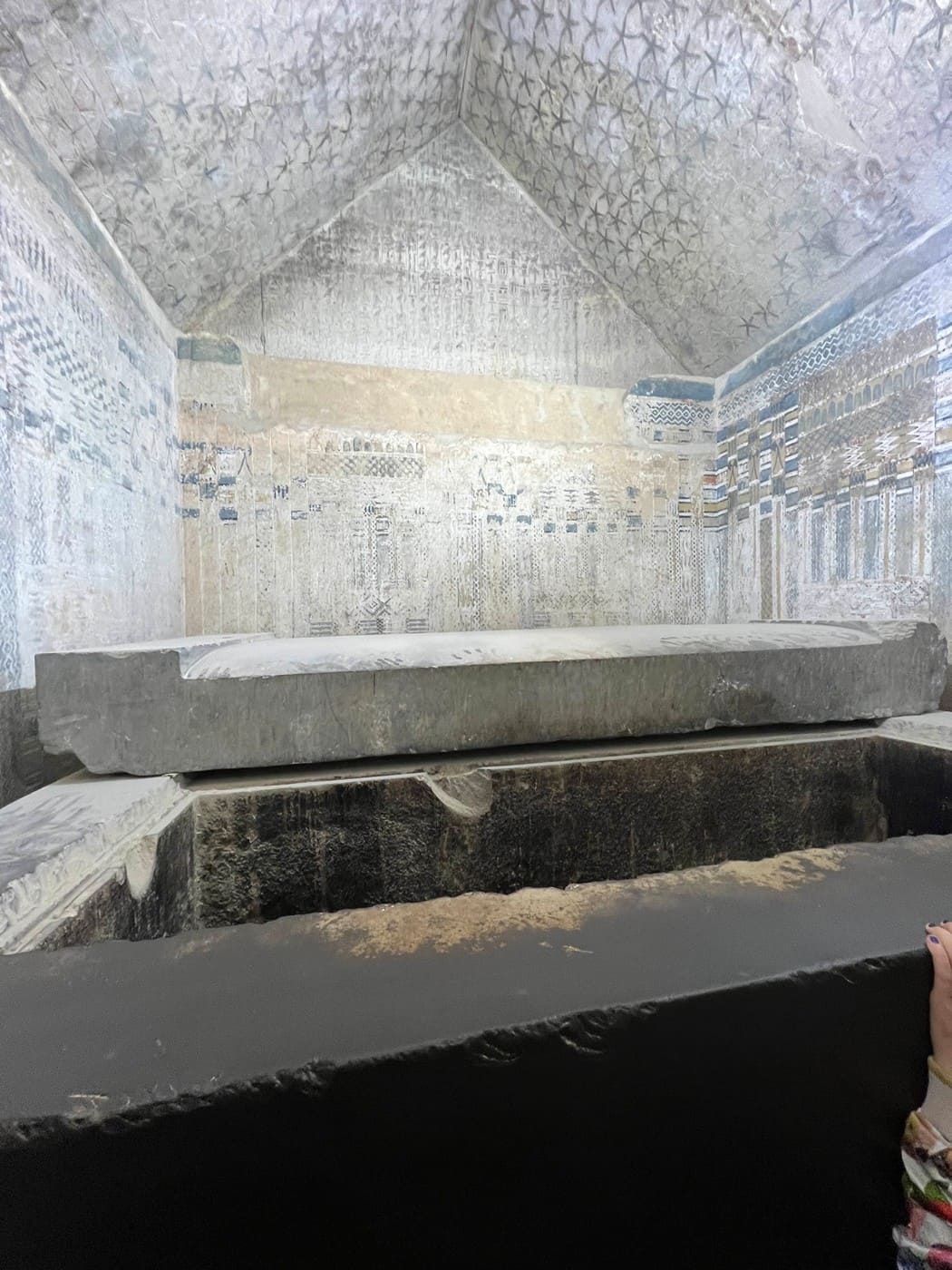 Спуск в пирамиду