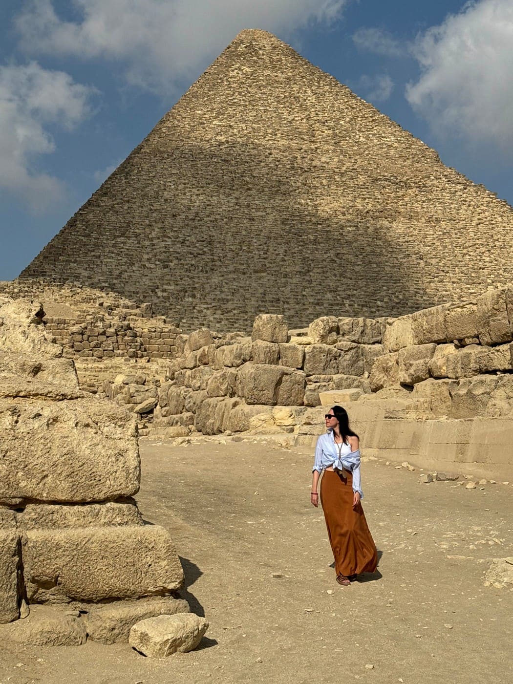 Туристы у пирамид