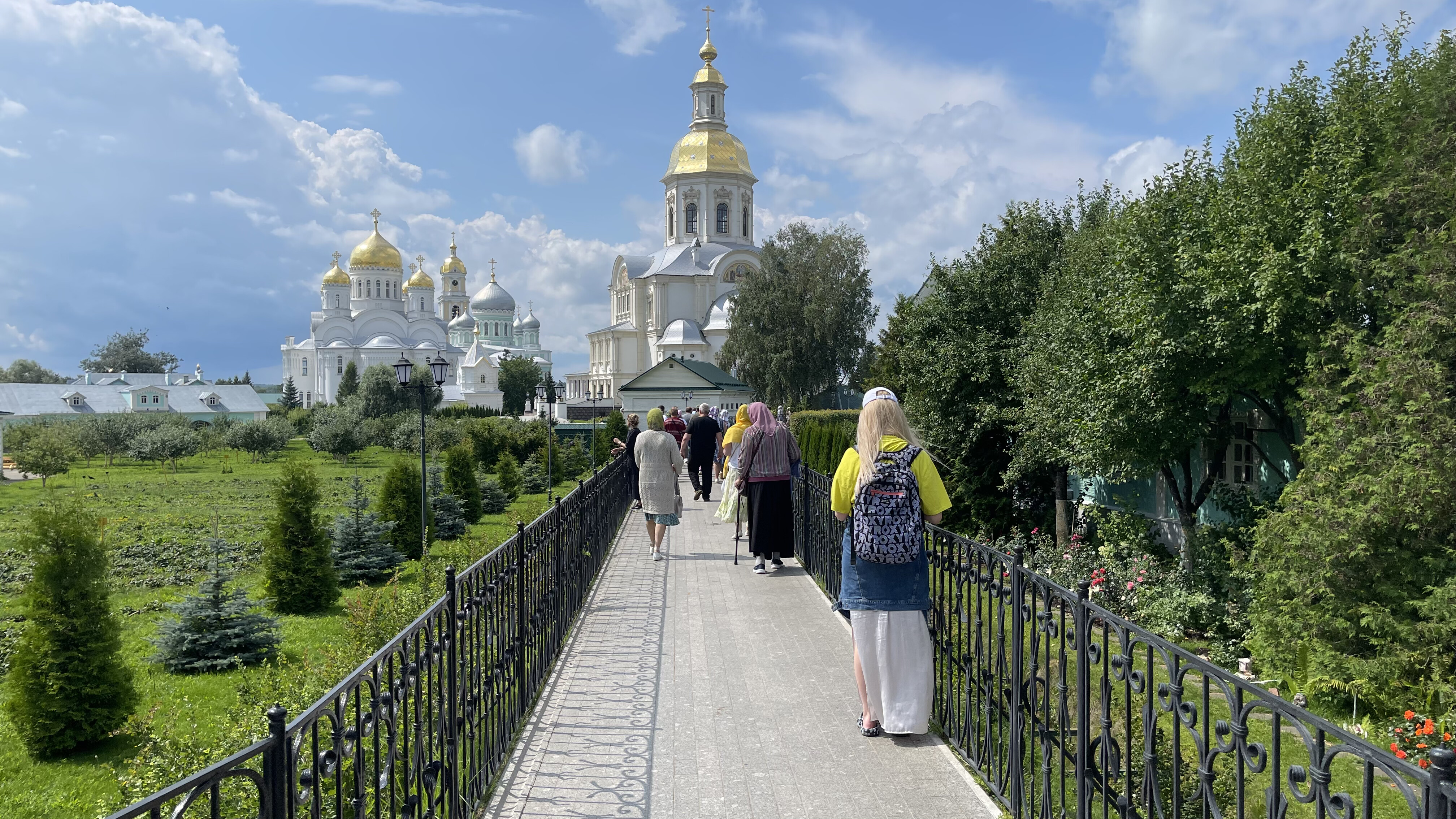 Вдали от мирской суеты: прогулки по Дивеевскому монастырю