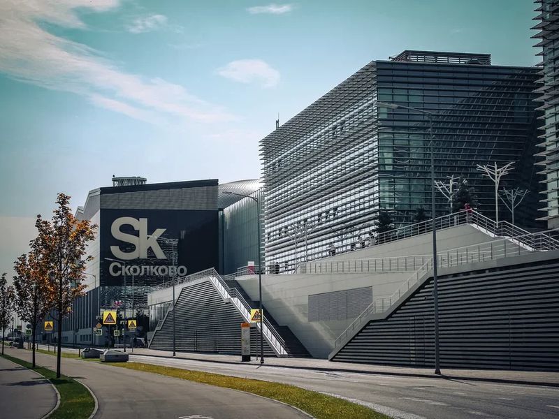 Технопарк сколково экскурсии. Сколково жд станция. Сколково инновационный центр экскурсии. Орбион сколково. Сколково технополис москва.