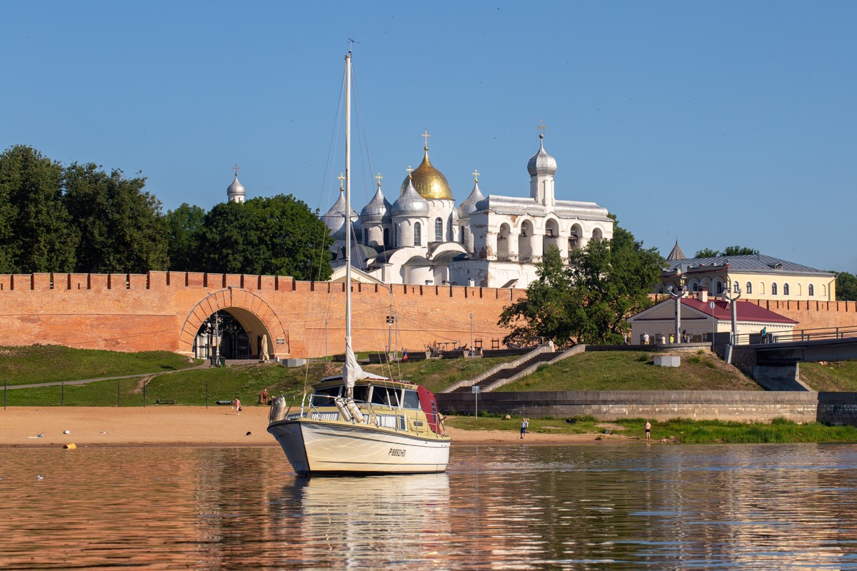 Речные прогулки в Великом Новгороде на теплоходе в 2025 году⛵️ — цены ...