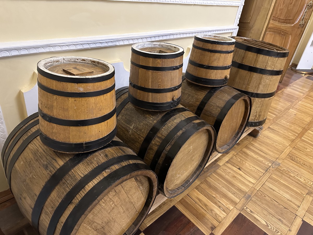 Пробовать вино — в дом-музей Филатова при заводе Ховренко (13/14)