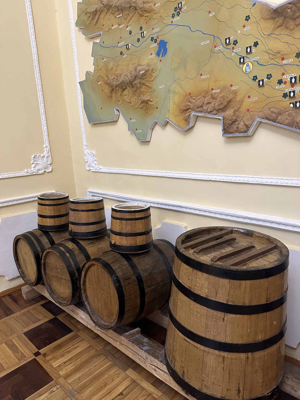 Пробовать вино — в дом-музей Филатова при заводе Ховренко (8/14)