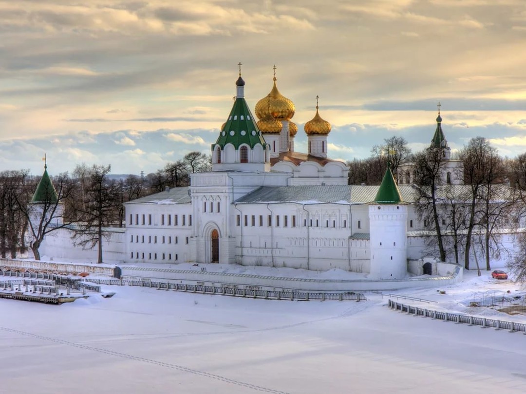 Фото 1 авторского тура - день 1 "«Костромская слобода» и Свято-Троицкий Ипатьевский монастырь" Фото 1 авторского тура - день 1 "«Костромская слобода» и Свято-Троицкий Ипатьевский монастырь"