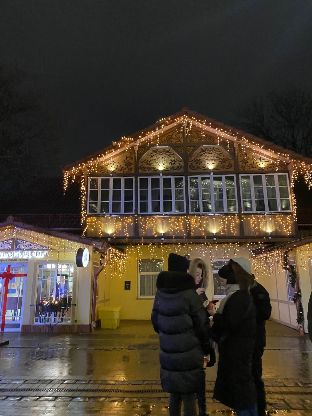 Все здорово. Водитель и экскурсовод просто огонь,по пути на экскурсию разыграли еще ваучеры на пиво в ресторане хмель. Я выиграла 2 бокала 😃