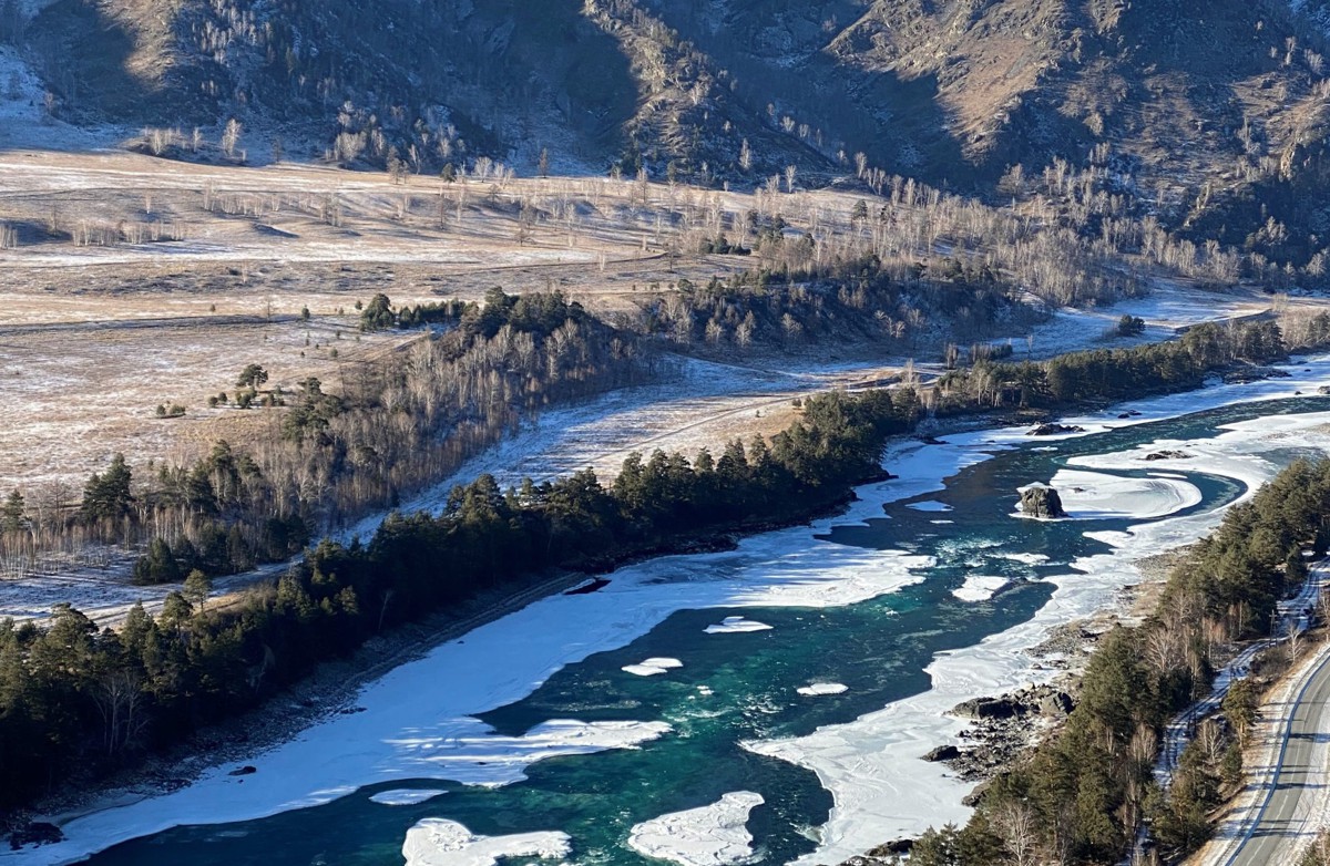 И уносит меня, и уносит меня в звенящий снежный Алтай (3/10)