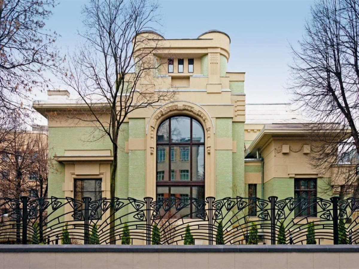 Групповая экскурсия «Адреса московских меценатов: как жили купцы накануне революции»