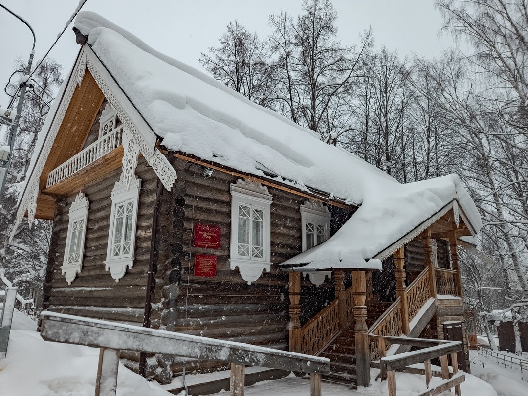 Петрозаводск остров кижи. Кижи, валаам, соловки. Золотое кольцо карелии маршрут. Золотое кольцо экскурсии петрозаводск. Карелия вулкан гирвас и водопад кивач.