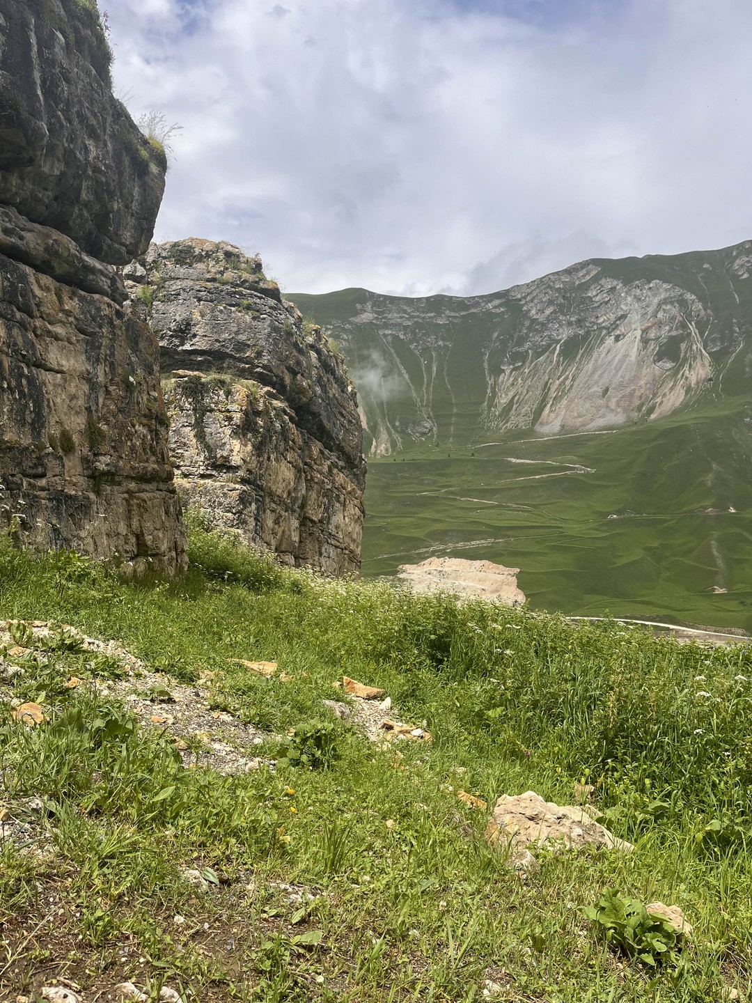 Хунзах каменная чаша. Хунзах каменная чаша