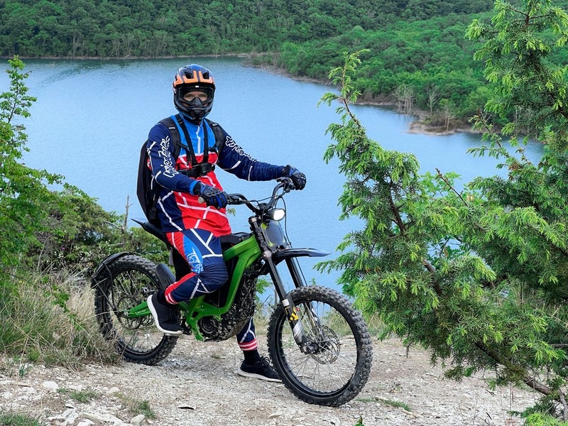 Поездка на озеро Церковное на электробайке Sur-Ron (4/5)