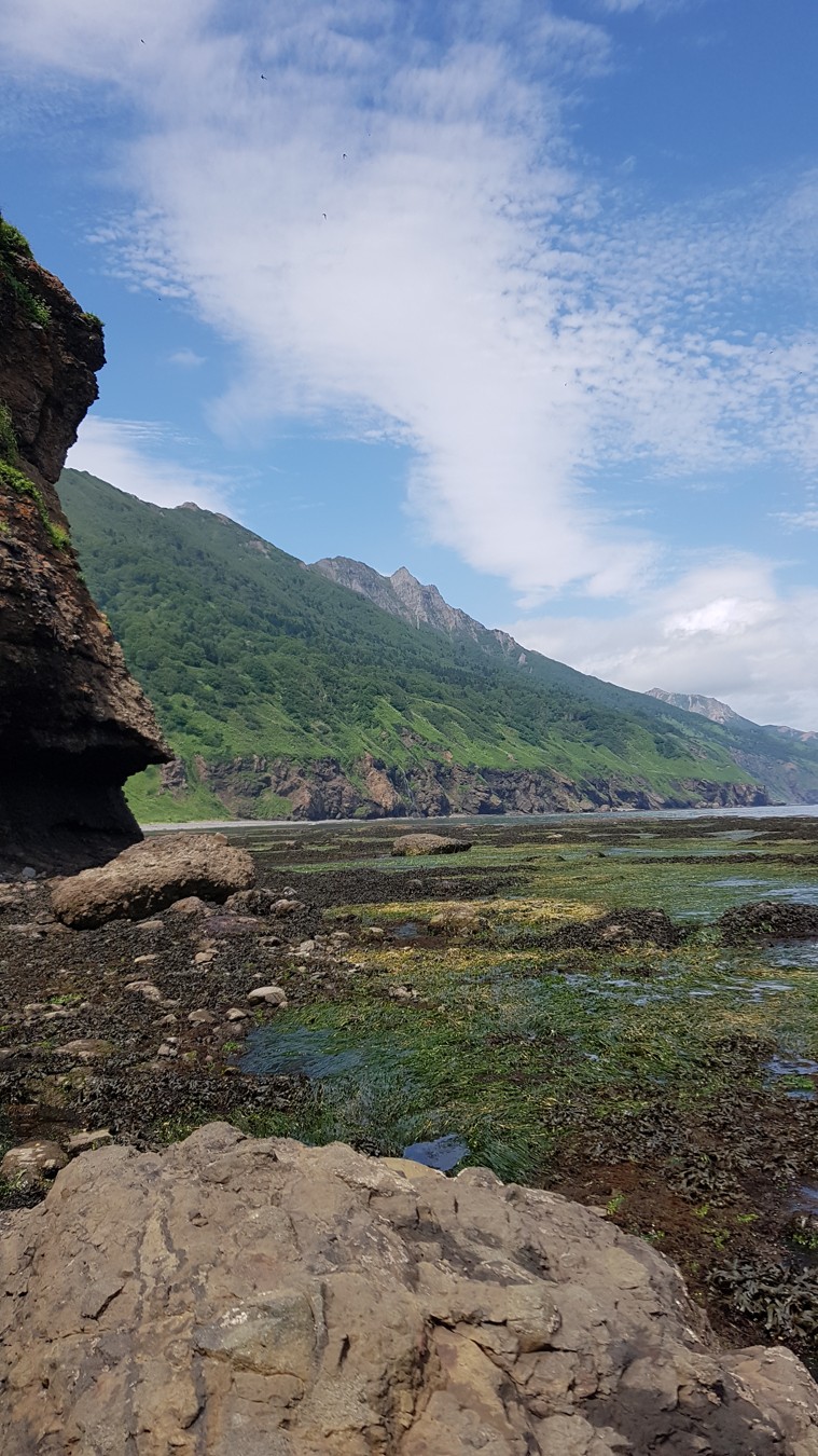 Другая сторона хребта Жданко: бухты, скалы, водопады (15/15)