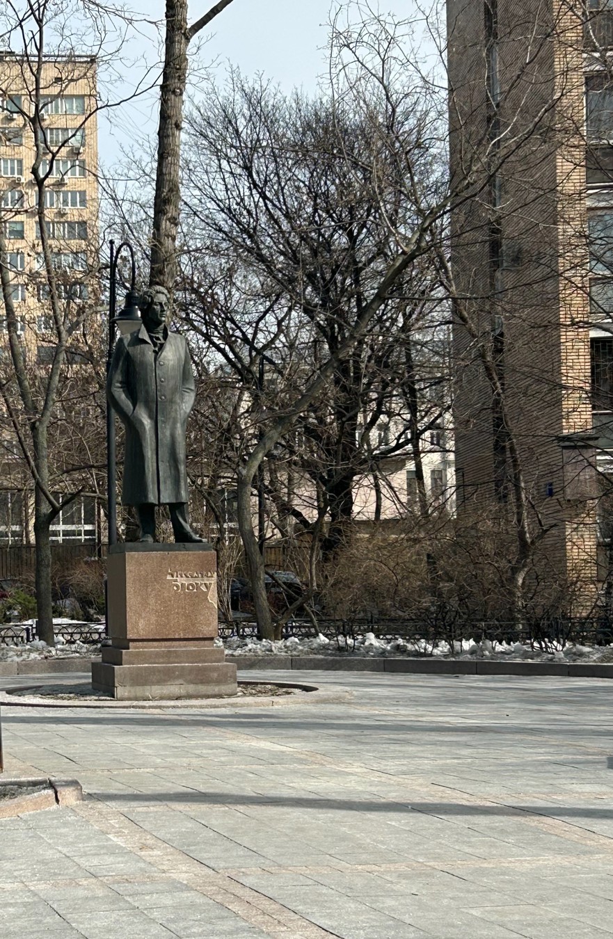 Любовные треугольники и другие романтические детали (групповая экскурсия) (6/8)