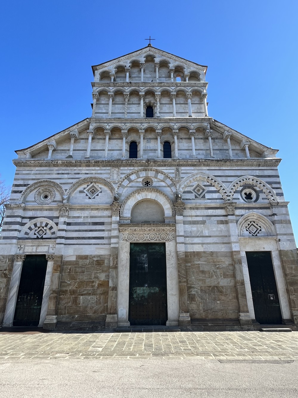 Пиза — это не только падающая башня! (14/25)