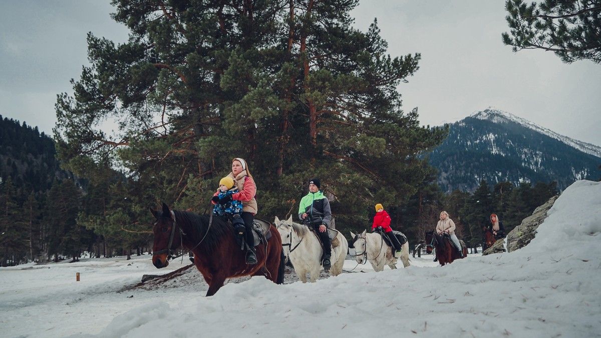 На лошадях по зимнему Архызу + трансфер на Софийскую поляну (5/10)