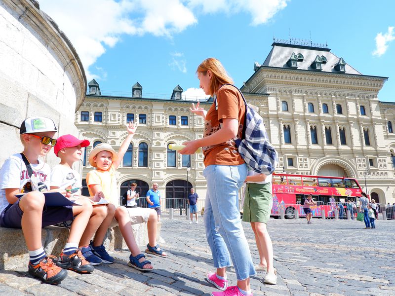 Прогулки по москве экскурсии. Незабываемая москва автобусные экскурсии. Экскурсия вднх москва. Умные люди москва экскурсии. Экскурсии по столице.