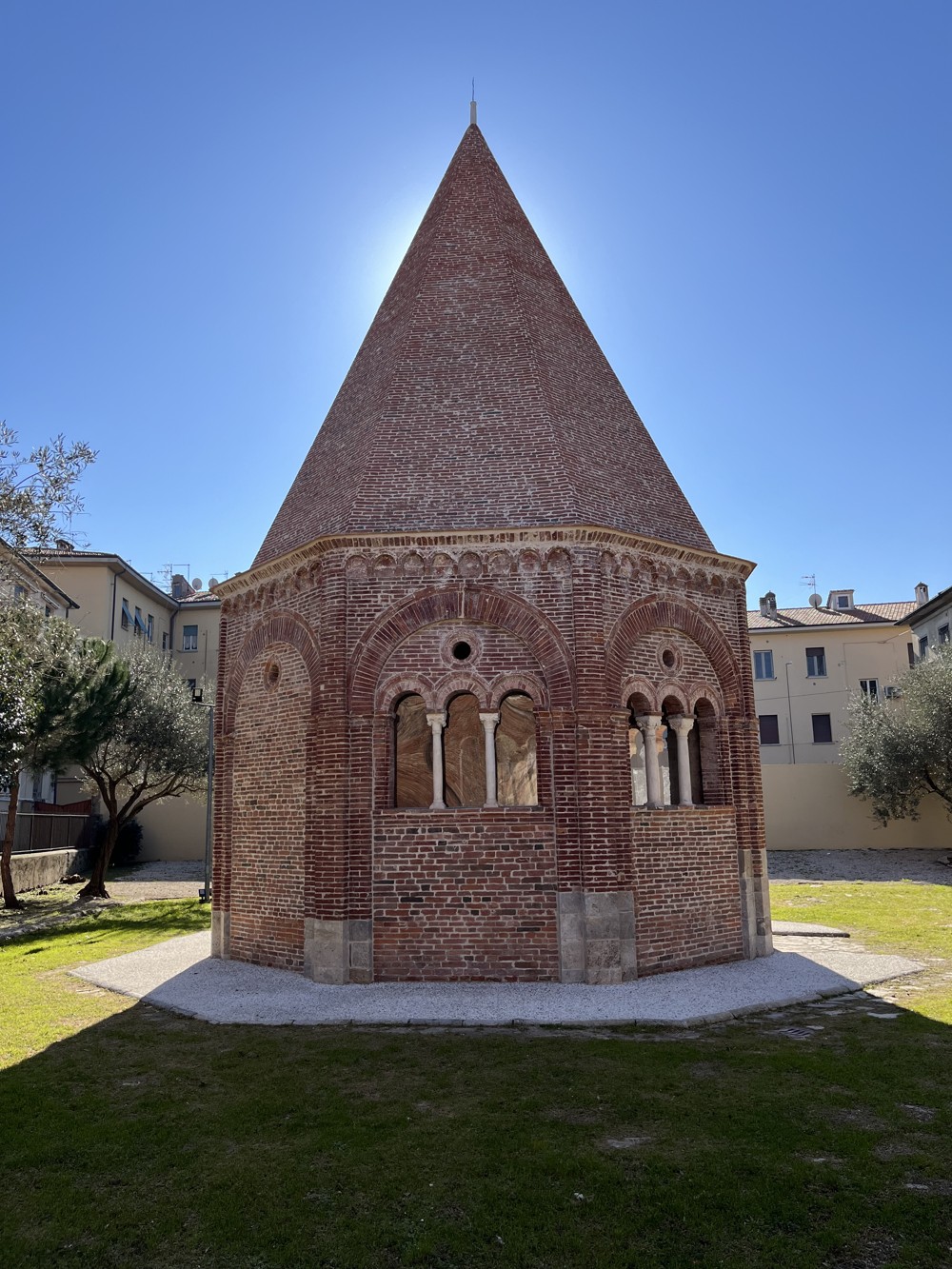 Пиза — это не только падающая башня! (8/25)