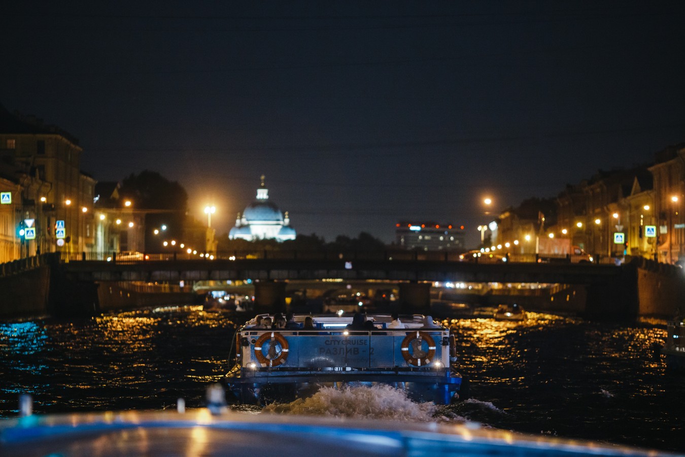 Вечерние прогулки по каналам. Вечерние прогулки по каналам. Прогулка по питеру. Ночь канал петербург. Вечерние прогулки по каналам.