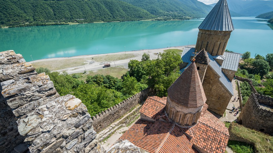Отдохнуть в грузии в 2024. Жинвальское водохранилище грузия. Батуми город 2023. Мцхетский крепостной комплекс. Ананури грузия.