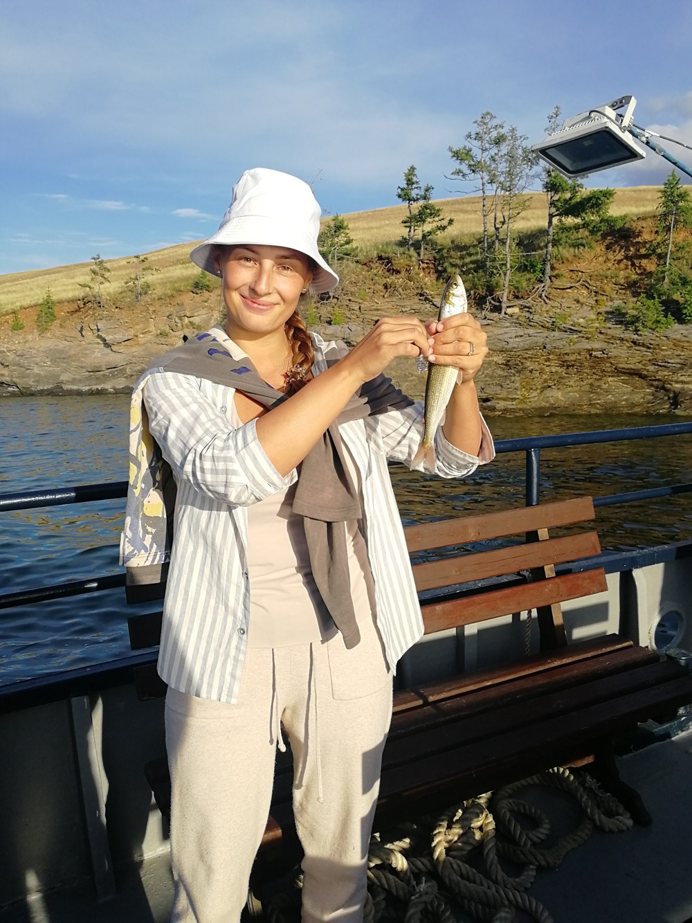 2 берега Байкала на корабле и катере: самые рыбные места и главные локации Ольхона (12/15)