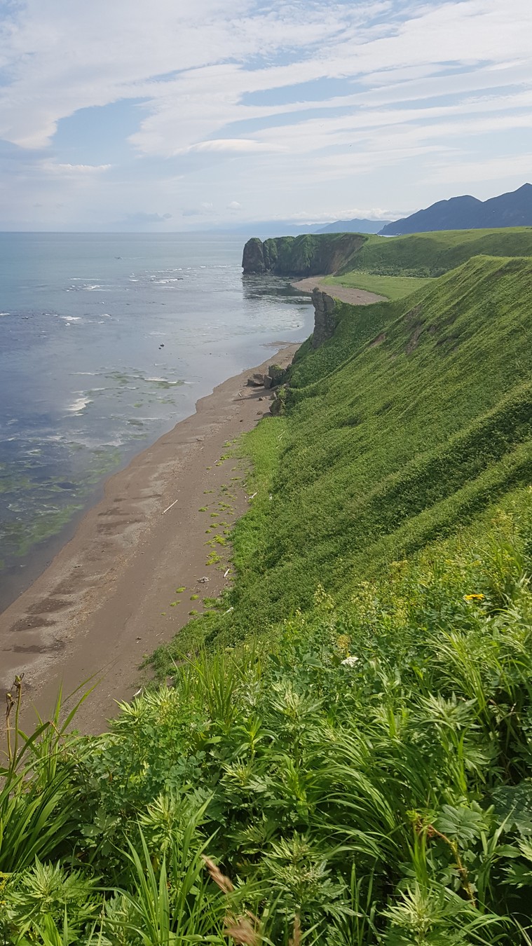 Другая сторона хребта Жданко: бухты, скалы, водопады (11/15)