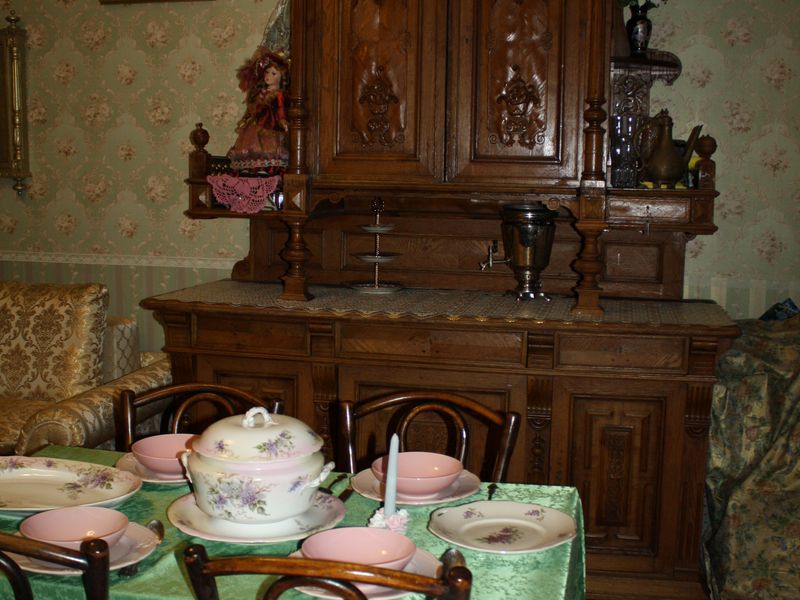 Коммуналки 19 века питер. Санкт петербург быт. Особняк кочубея в царском селе в санкт-петербурге. Места в питере. Дом меньшикова санкт-петербург музей.