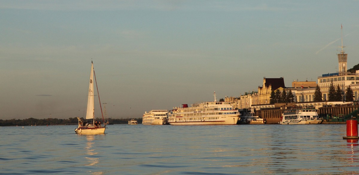 Речные прогулки в Нижнем Новгороде на теплоходе в 2025 году⛵️ — цены на ...