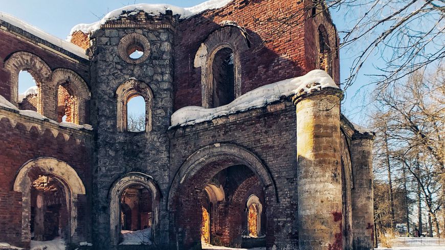 Зона отчуждения город припять. Красный треугольник санкт-петербург заброшенный завод. Заброшка. Экскурсии по заброшкам абхазии. Иультин чукотка заброшенный город.