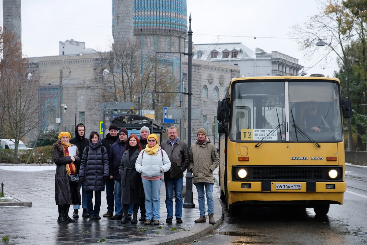 «По пивным ларькам Ленинграда» — ностальгический групповой тур на ретроавтобусе (4/8)