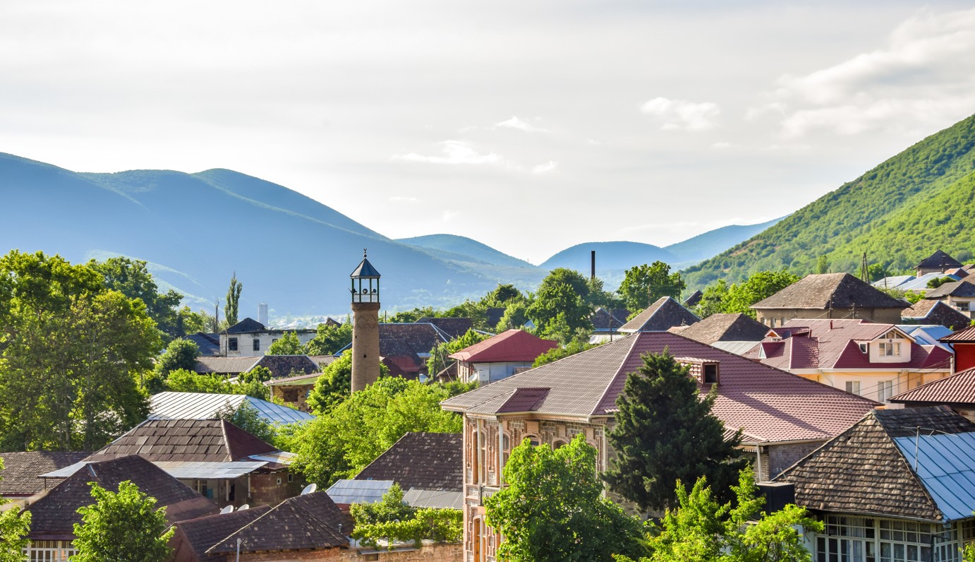 Старый мархал село киш. Горы шеки азербайджан. Шеки ширниси. Шеки архитектура город в азербайджане. Шеки району.