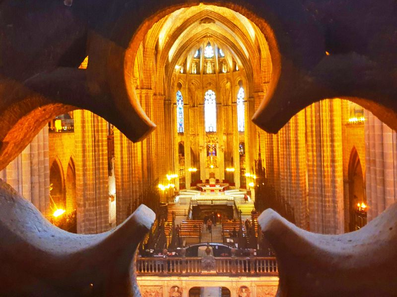 Легенды и повести Кафедрального собора Барселоны (4/7)