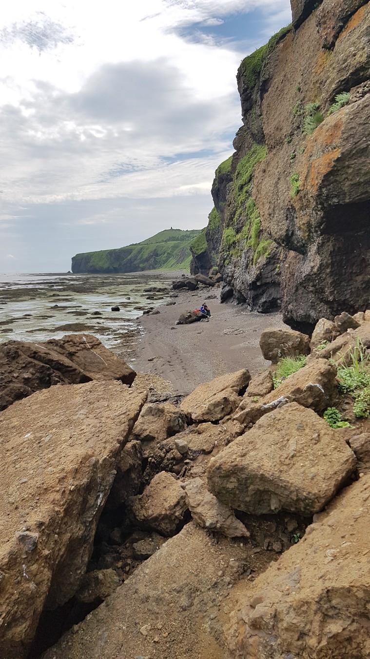 Другая сторона хребта Жданко: бухты, скалы, водопады (14/15)